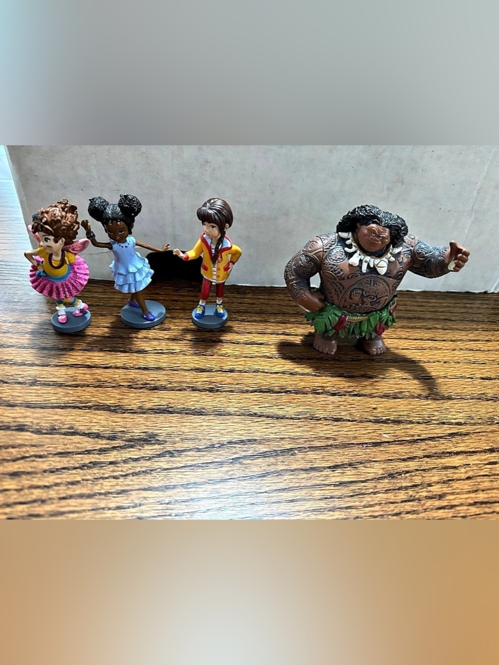 Disney Moana Deluxe Figurine Playset Maui Figure Multicolor